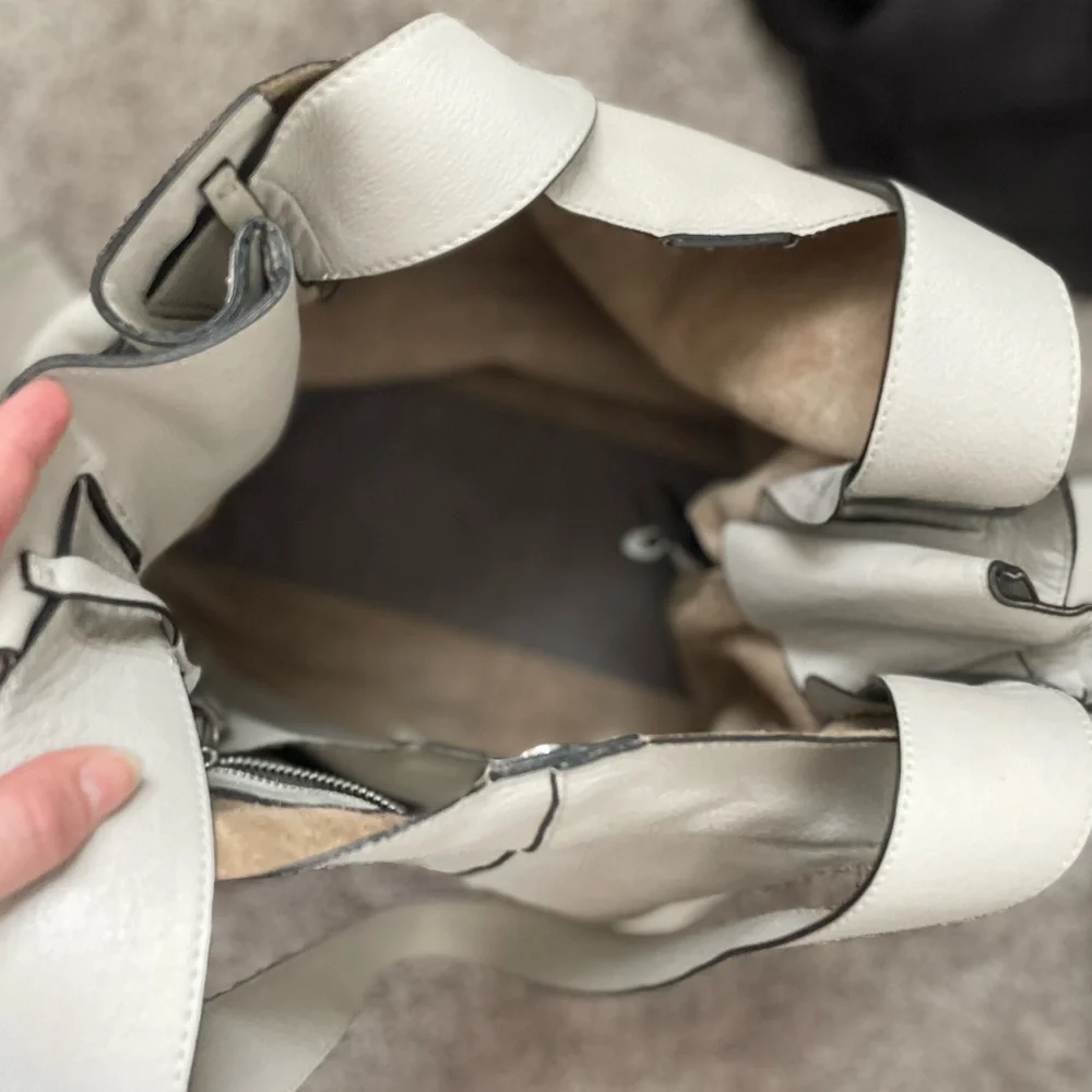 Vince Camuto⚡️XL Slouchy “Silver Cloud” Cyra Taupe Tote Bag - Picture 10 of 16